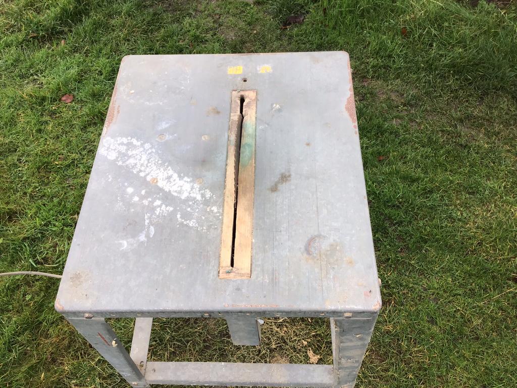 Zaagmachine voor hout, Doe-het-zelf en Bouw, Ophalen, Zo goed als nieuw