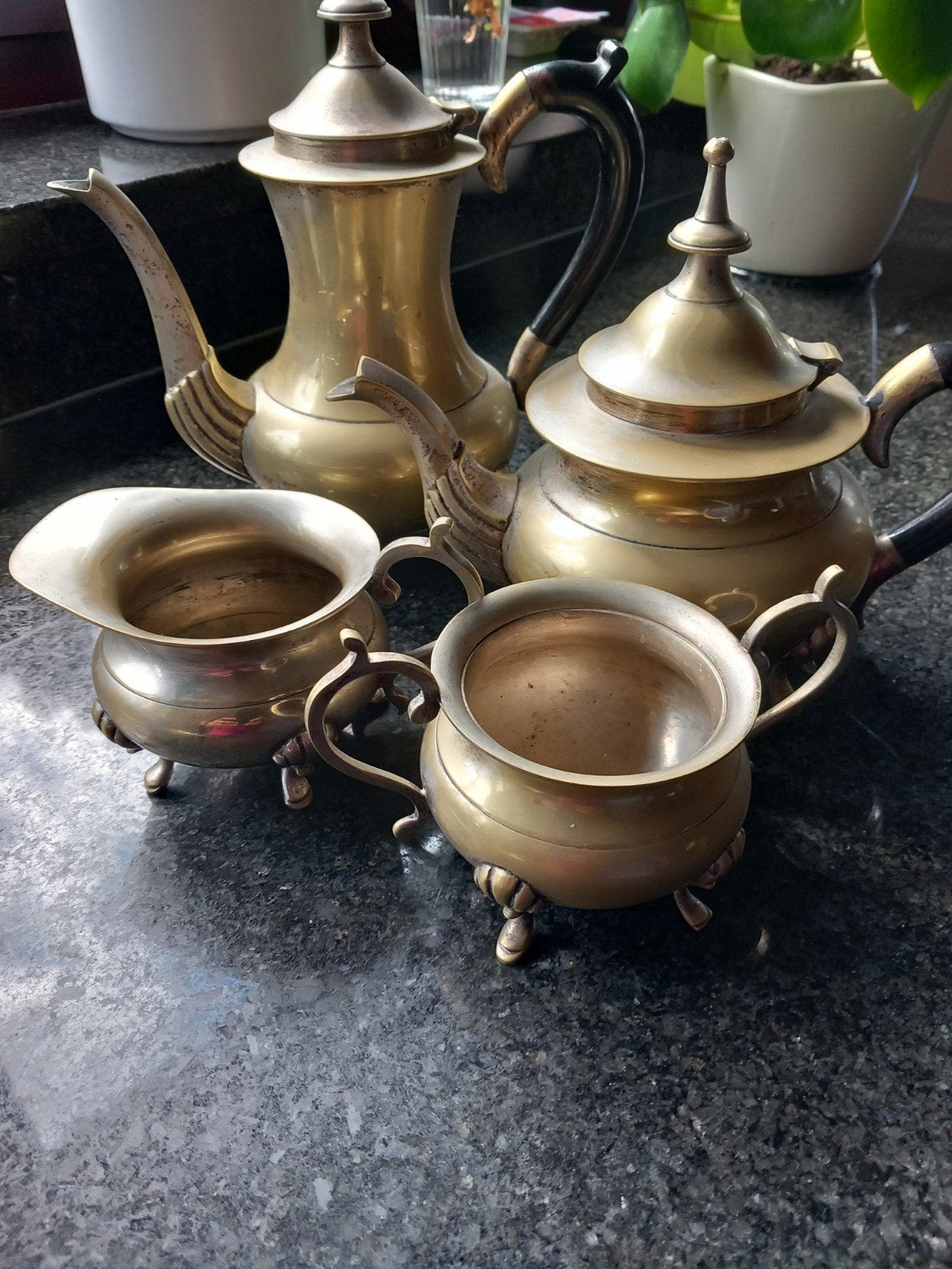 koffie en theeset, Ophalen