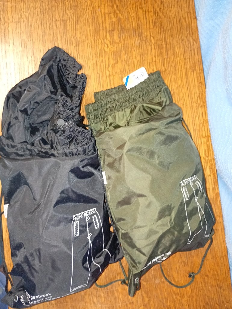 2 Pantalons Housses Imperméable Taille 146 -152, Enlèvement ou Envoi, Comme neuf, Imperméable, Kinderen