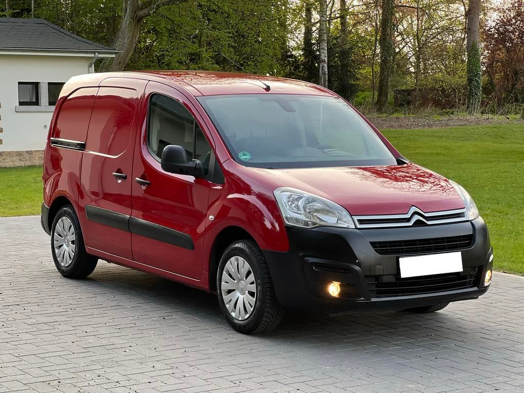 Citroën Berlingo 1.6 HDI Euro6 **149.000**km logboek, Auto's, Euro 6, Te koop, Rood, Berlingo