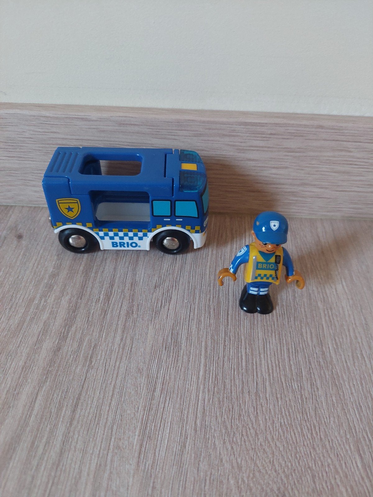 Brio politiebus, Kinderen en Baby's, Ophalen of Verzenden, Zo goed als nieuw