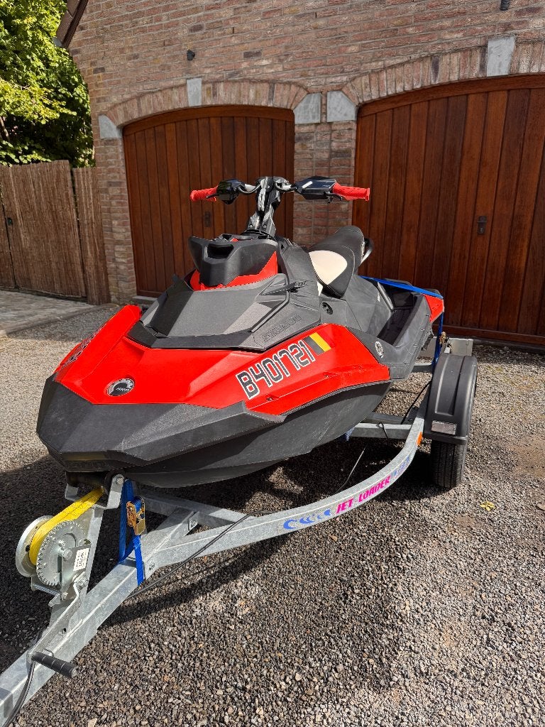 Jet ski 3 places - Seadoo Spark Trixx - Full options, Ophalen, Zo goed als nieuw, Benzine, 70 tot 120 pk