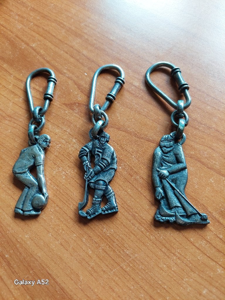 metalen sleutelhangers met sportfiguren, Ophalen of Verzenden, Gebruikt, Sport
