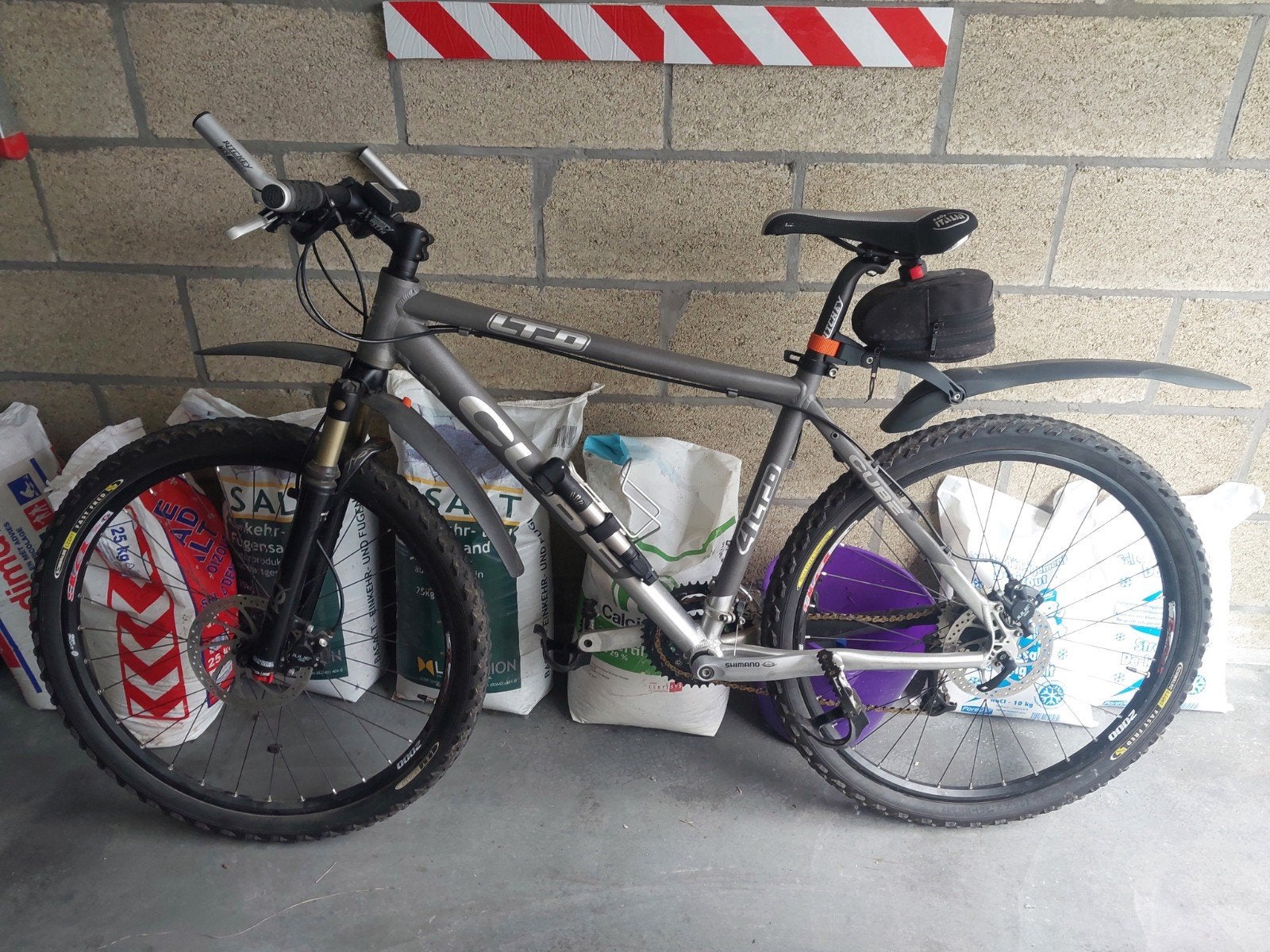 Vélo avec freins à disques (comme neuf), Enlèvement