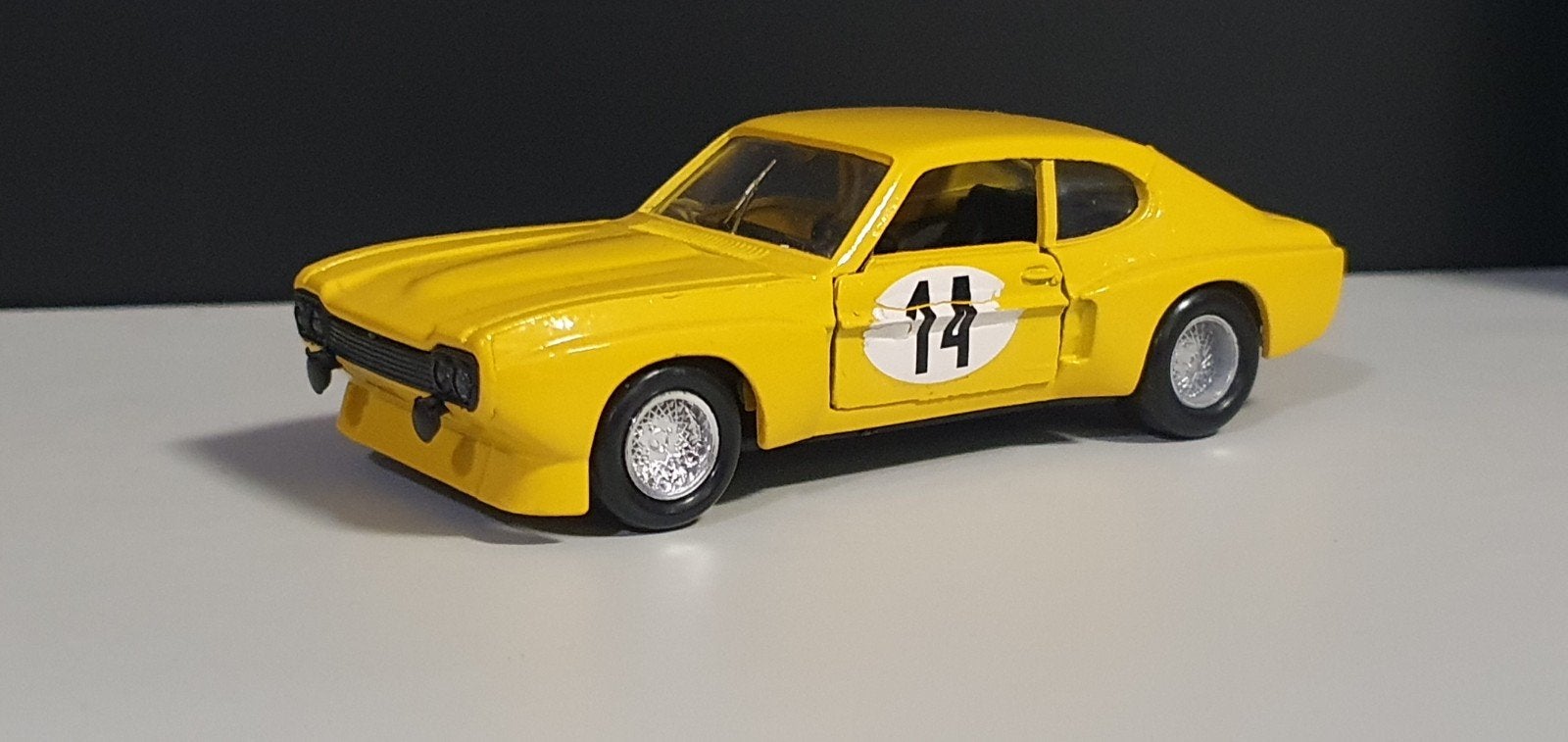 1/43 Ford Capri 2600 RV (nr. 1570), Hobby en Vrije tijd, Ophalen of Verzenden, Solido