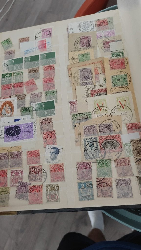 Grote postzegelverzameling - koffers vol België & buitenland, Postzegels en Munten, Ophalen