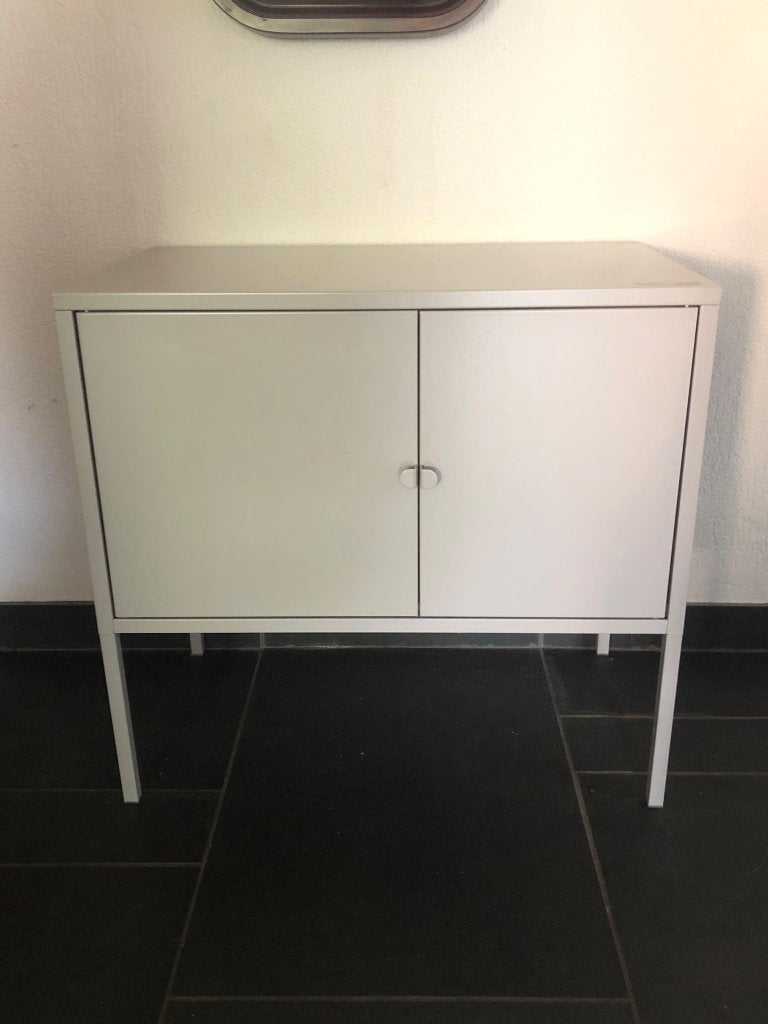 Grijs kastje met deurtjes, 25 à 50 cm, Moins de 100 cm, Comme neuf, Enlèvement
