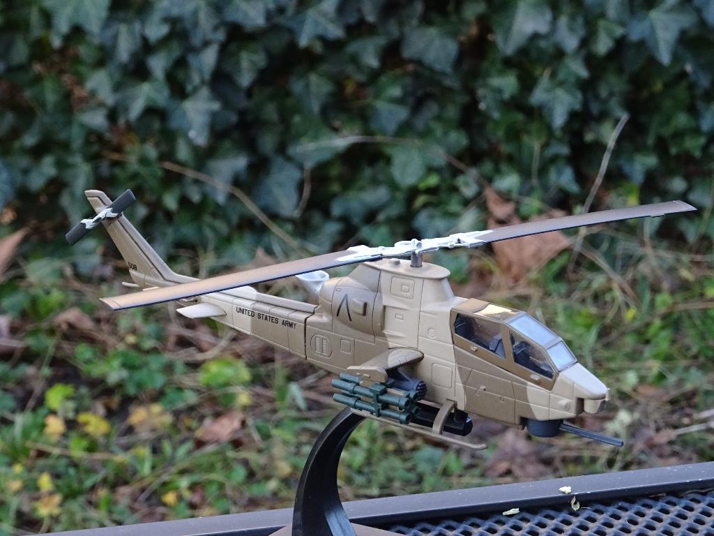 Hélicoptère de combat Bell AH-1F Cobra - 1/72, Enlèvement ou Envoi, Utilisé, 1:72 à 1:144, Hélicoptère