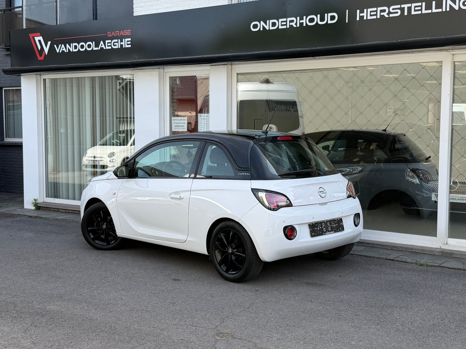 Opel Adam 1.2i AppleCarPlay - Climatisation - PDC, Autos, Opel, https://public.car-pass.be/vhr/0006b452-11bf-49c6-8ceb-49ec063bd3e7