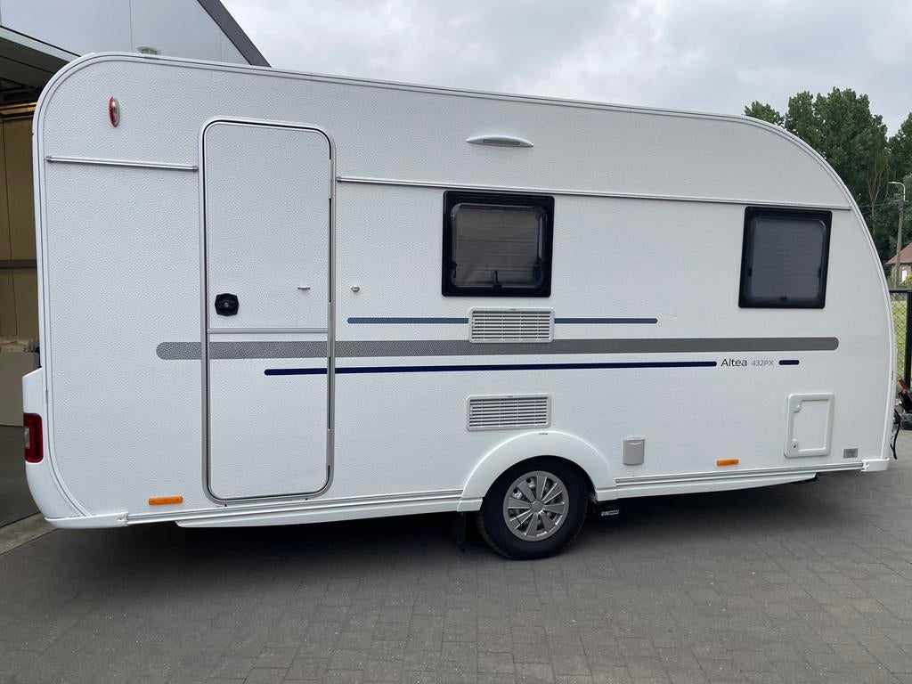 Adria Altea 432 PX, Caravans en Kamperen, Ringverwarming, Vast bed, Treinzit, Particulier