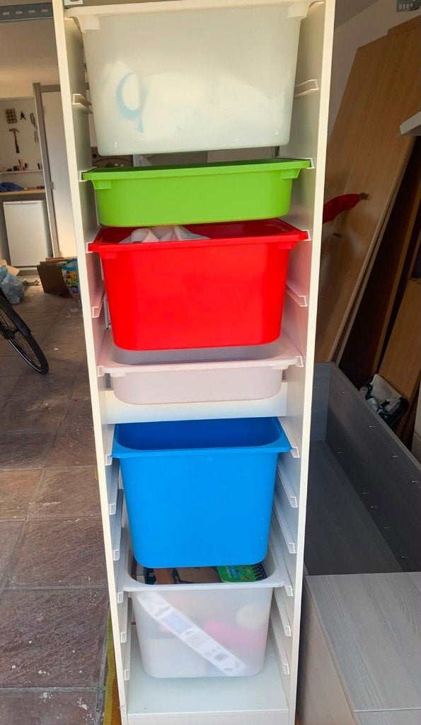opbergkast (met dozen, Huis en Inrichting, Ophalen, Gebruikt