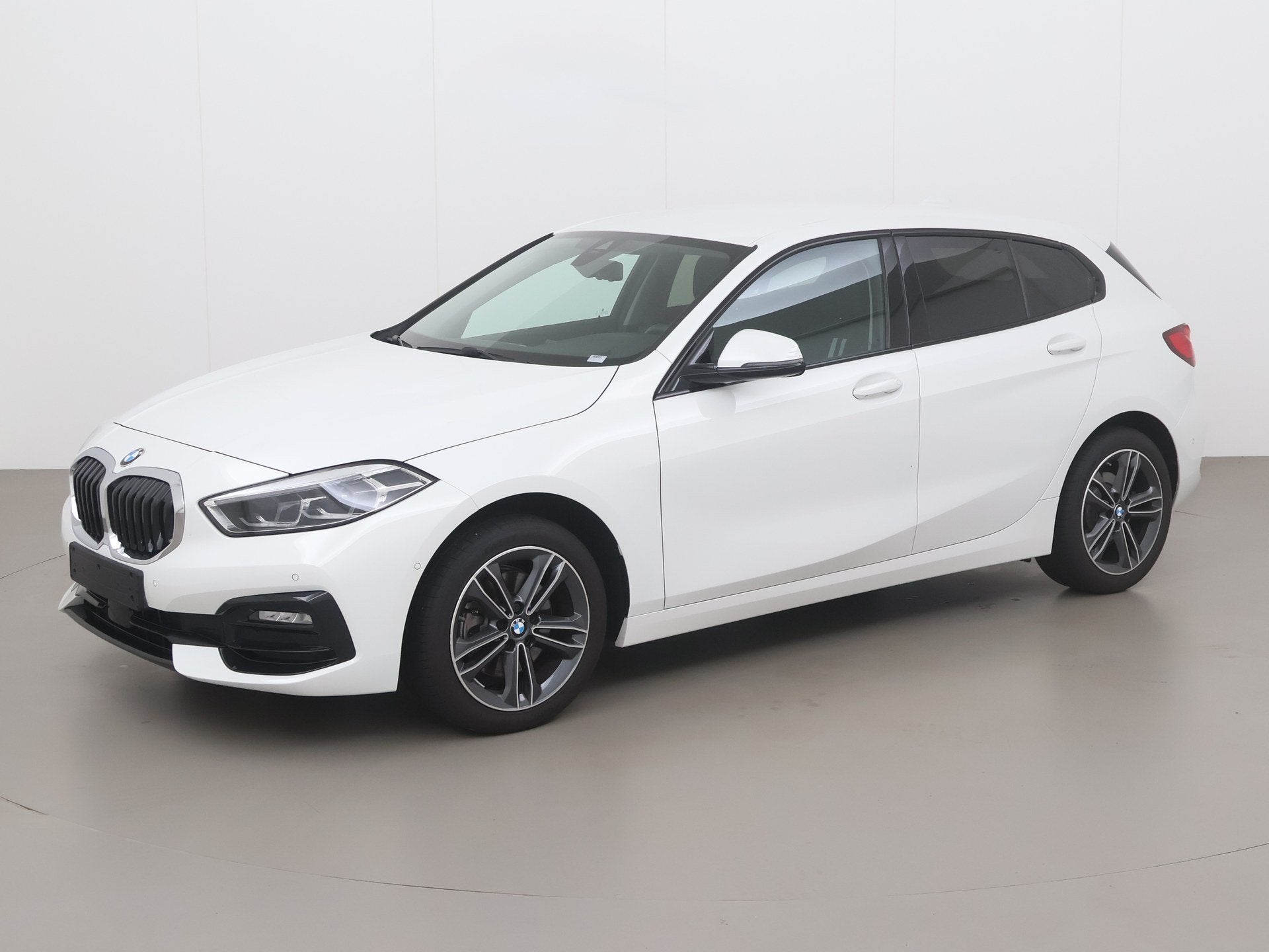 BMW 1 HATCH 118ia 136 AT, Auto's, Automaat, Overige modellen, Wit, Bedrijf