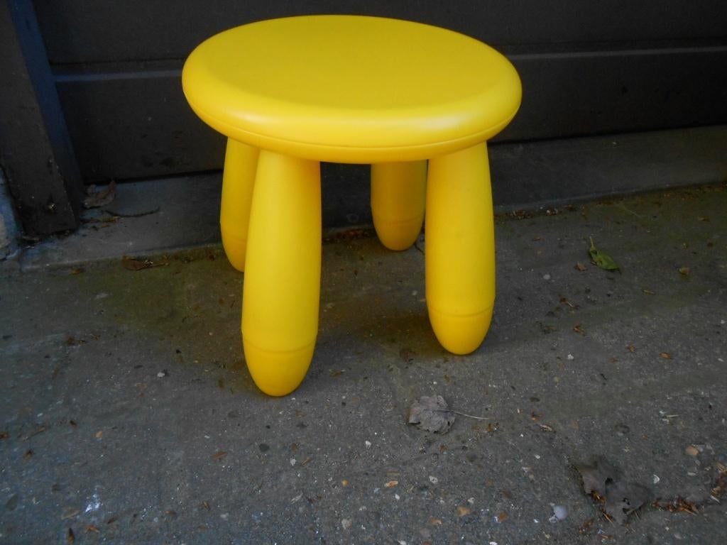 Ikea geel stoeltje Mammut kinderkruk geel nieuw, Ophalen of Verzenden, Zo goed als nieuw, Kunststof