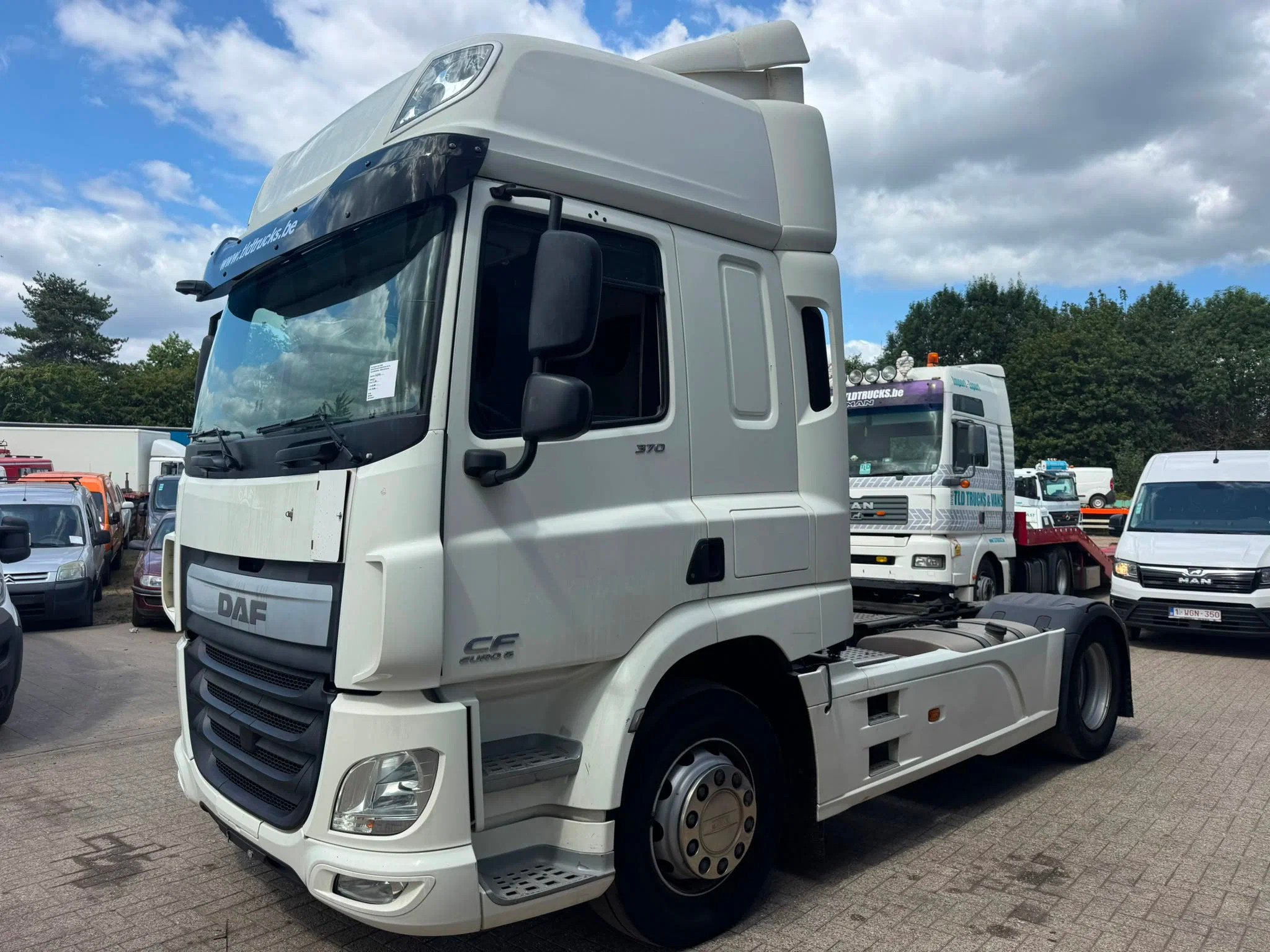 DAF CF 370 *NL TRUCK-EURO 6-NO ERRORS* (bj 2015), Auto's, Automaat, Achterwielaandrijving, 271 kW, Wit