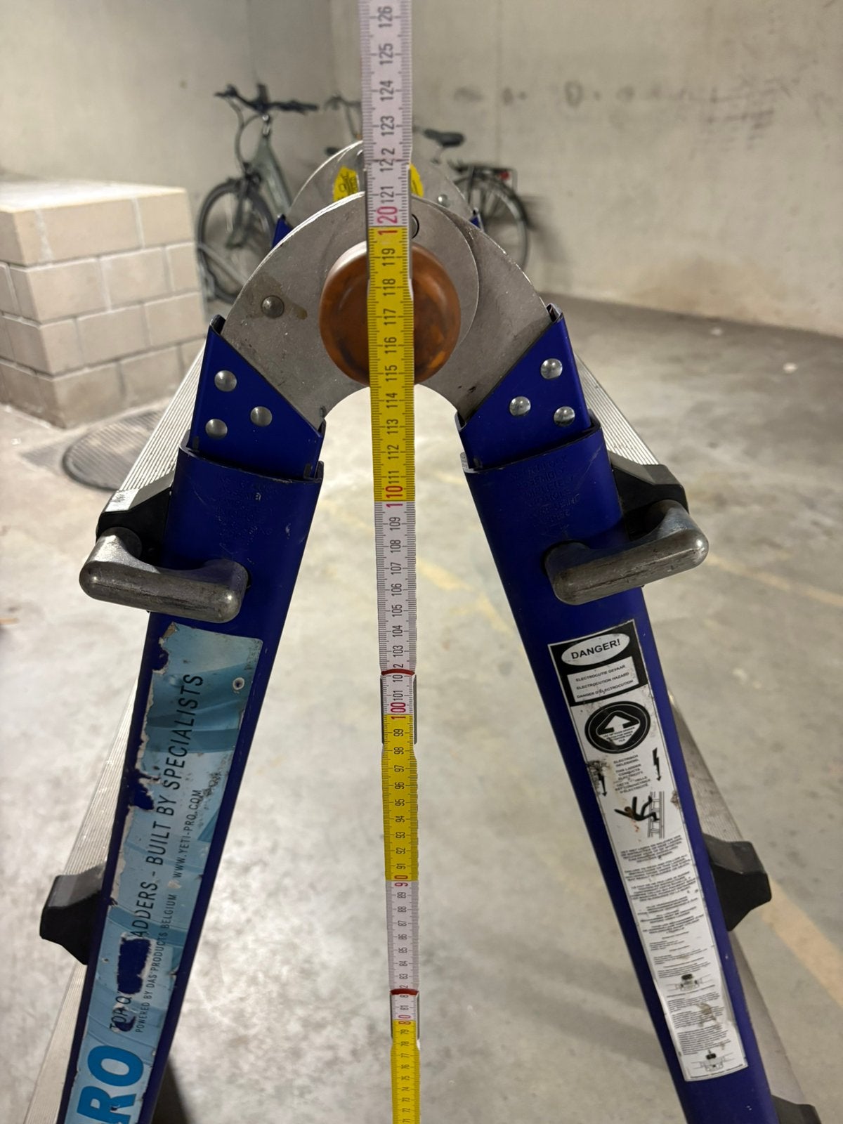 Yeti Pro multifunctionele/telescopische vouwladder, Doe-het-zelf en Bouw, Ophalen, Zo goed als nieuw, Ladder