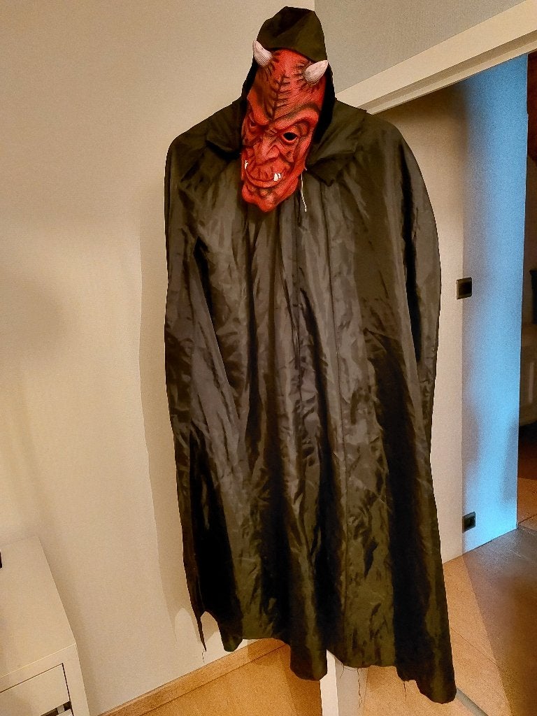 Duivel masker met cape halloween, Kinderen en Baby's, Ophalen, Gebruikt, 158 t/m 164, Jongen of Meisje
