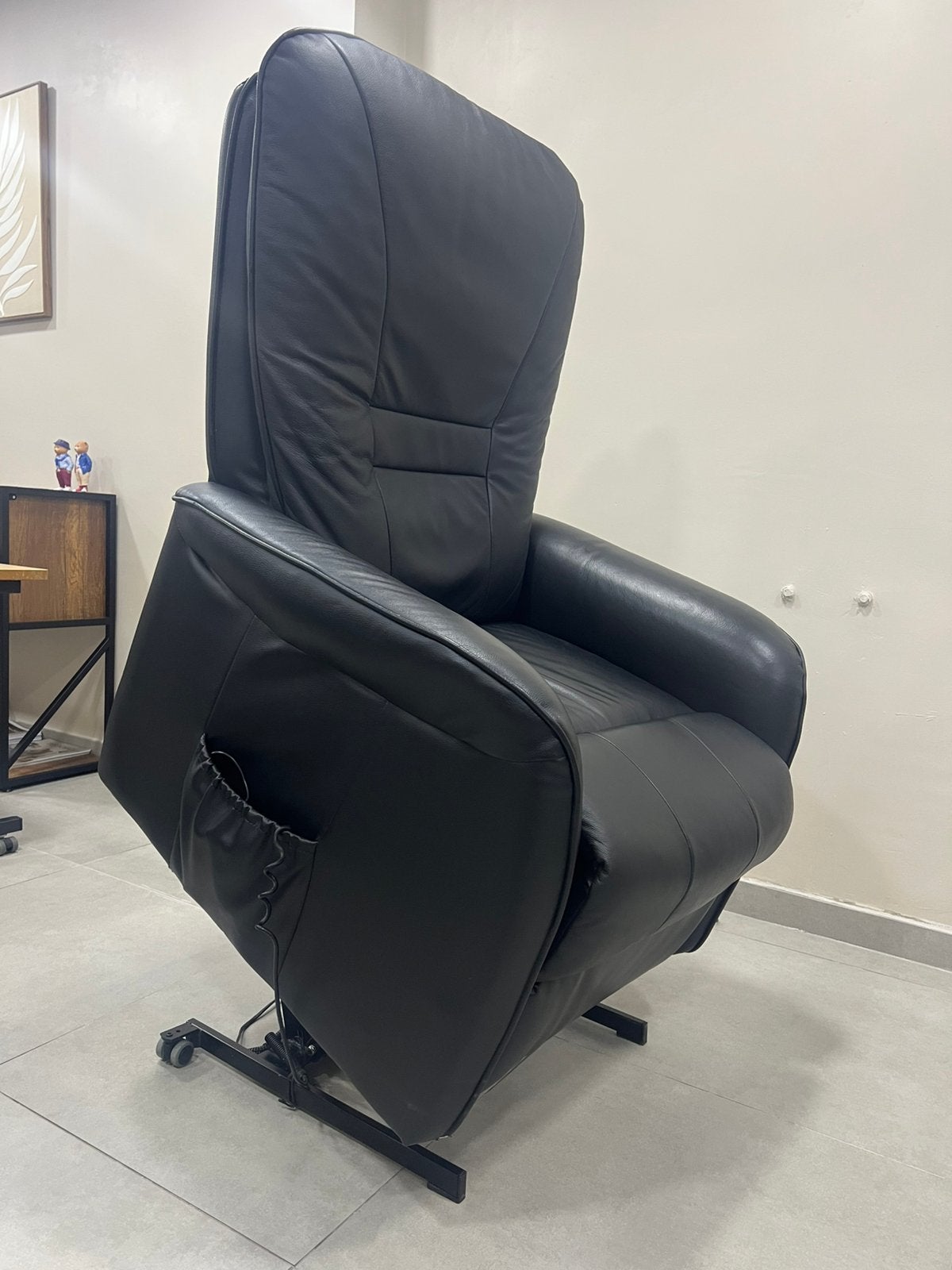 Elektrische relaxzetel met sta op functie! Leder! €375!, Ophalen of Verzenden, Gebruikt, Leer, Relaxzetel relax zetel fauteuil relaxfauteuil relaxstoel