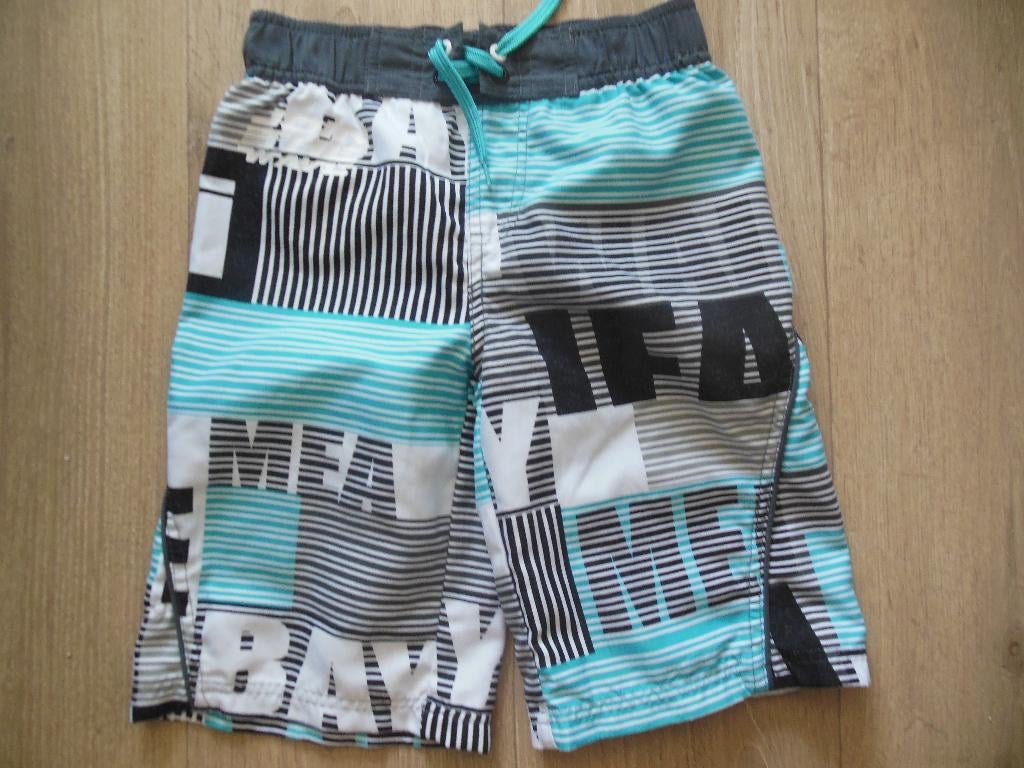 short Name It 122 in nieuwstaat, Enfants & Bébés, Vêtements enfant | Taille 122, Pantalon, Garçon, Enlèvement ou Envoi, Name it