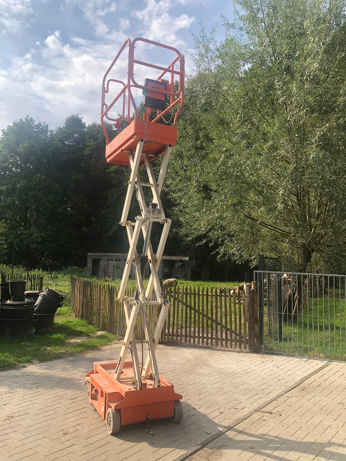 Schaarlift hoogtewerker, Enlèvement