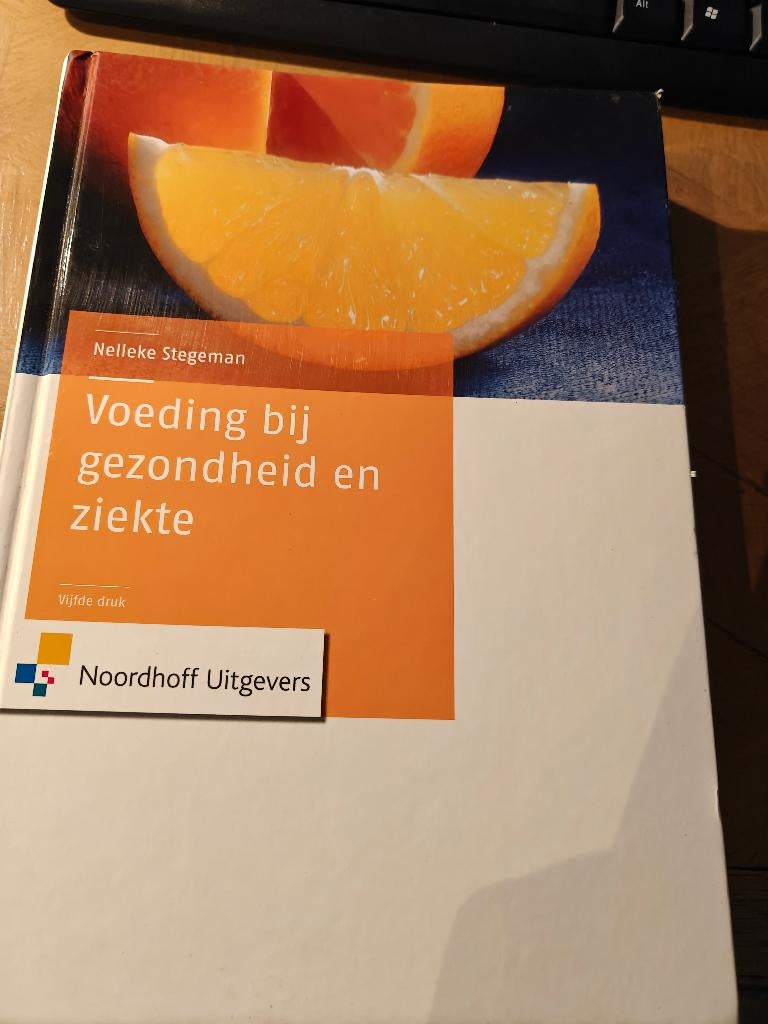 Boek Voeding bij gezondheid en ziekte, Ophalen of Verzenden, Gelezen