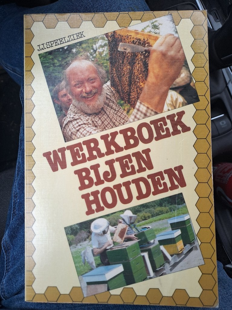 Werkboek bijen houden, Boeken, Dieren en Huisdieren, Overige diersoorten, J.J.SPEELZIEK, Ophalen, Gelezen