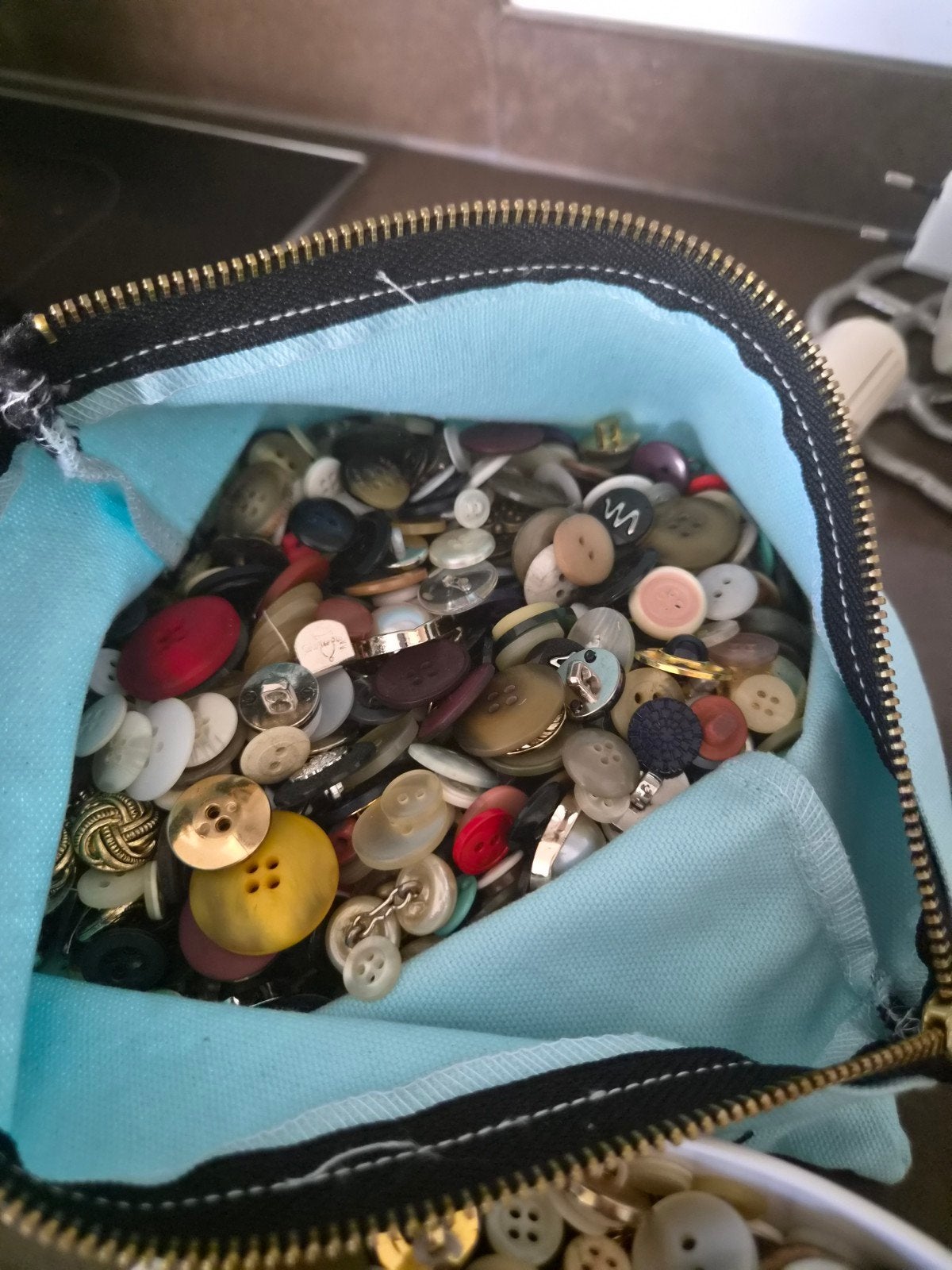 500gr knopen., Hobby en Vrije tijd, Ophalen of Verzenden, Zo goed als nieuw, Knoop of Knopen