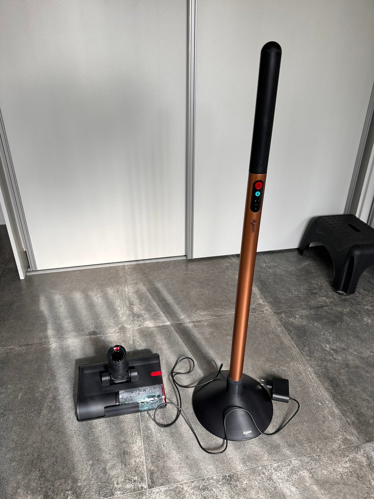 Dyson pencil wash (dweilen), Elektronische apparatuur, Ophalen, Zo goed als nieuw, Dyson