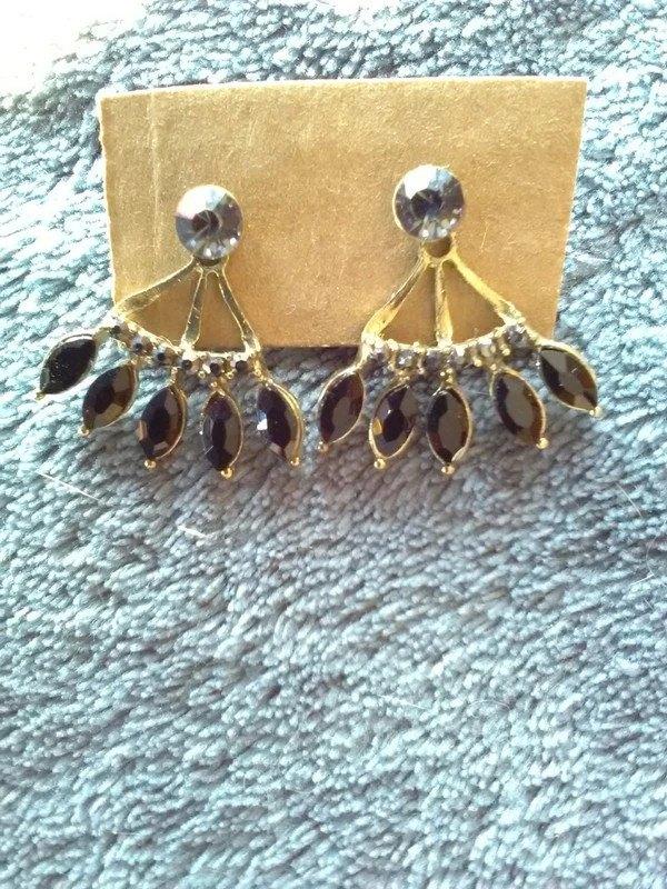 Boucles d'oreilles à strass noirs et gris, Puces ou Clous, Enlèvement ou Envoi, Comme neuf, Noir