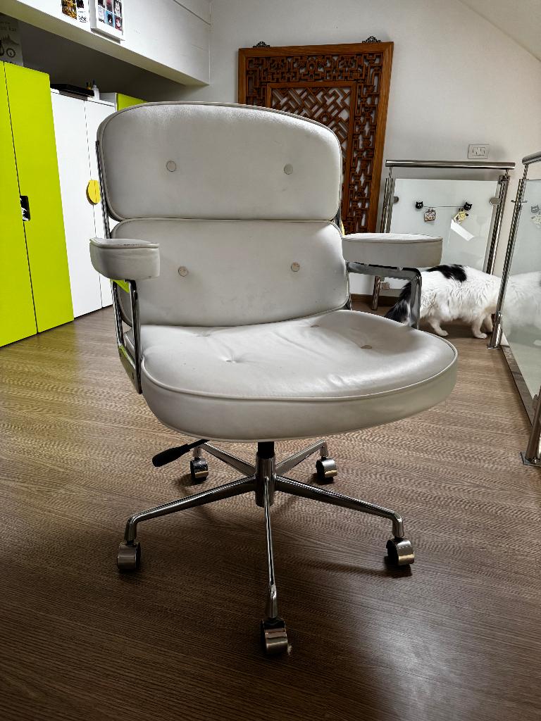 CHAISE VITRA LOBBY par Charles & Ray Eames (copie), Enlèvement, Utilisé, Blanc, Chaise de bureau