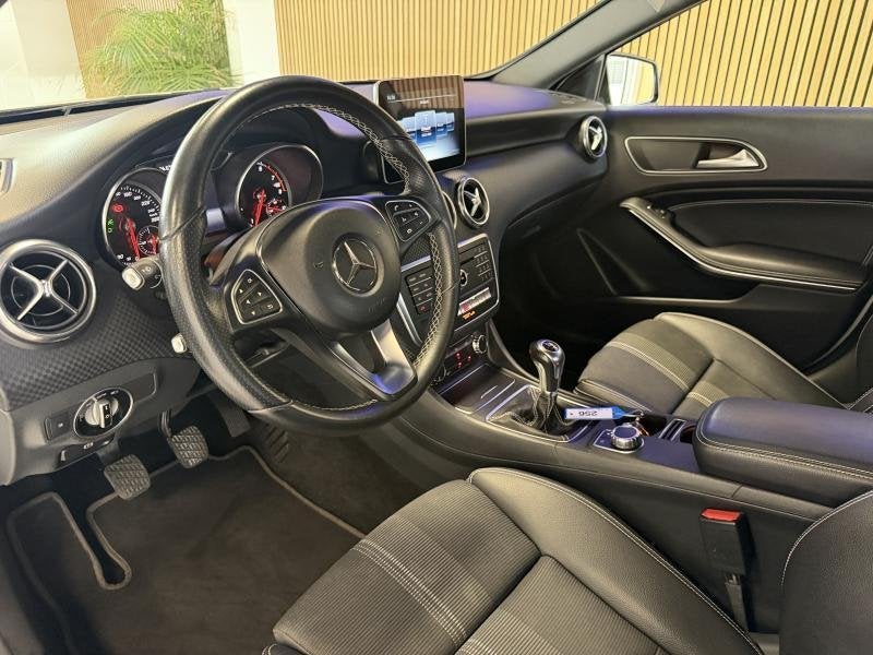 Mercedes-Benz A-Klasse Urben volldige onderhoudshistoriek Me, Auto's, Mercedes-Benz, 90 kW, 122 pk, 1595 cc, Bedrijf