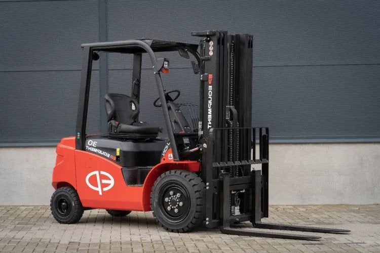 EP EFL303-S elektrische heftruck (3.000 kg), Articles professionnels, Machines & Construction | Chariots élévateurs & Transport interne