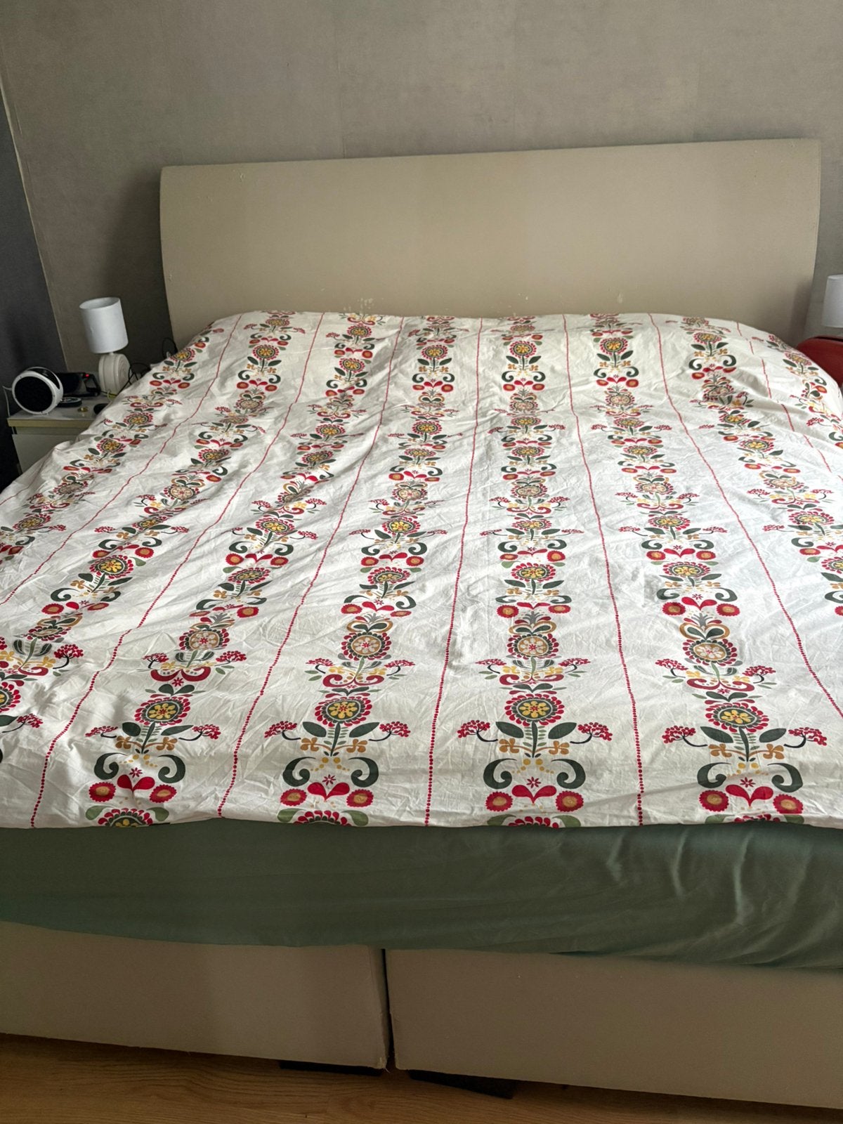 GRATIS!! 2 bedden en 2 kasten, Enlèvement