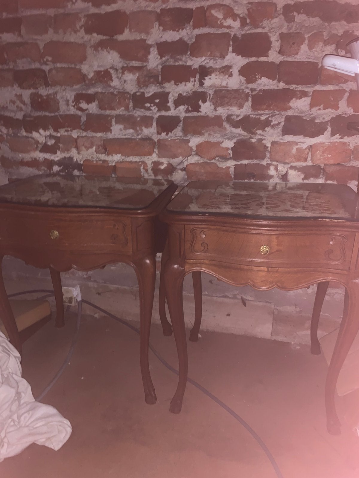 2 nachtkastjes in Louis XV-stijl, Ophalen