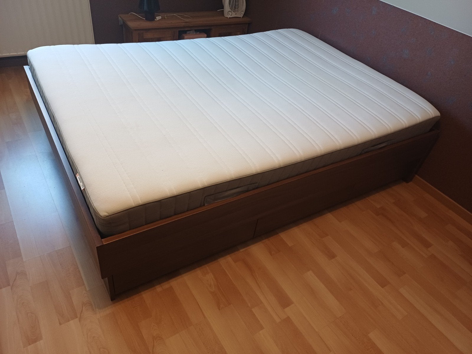 Bed 140x200 met kwalitatieve hygiënische matras, Maison & Meubles, Chambre à coucher | Lits, Enlèvement