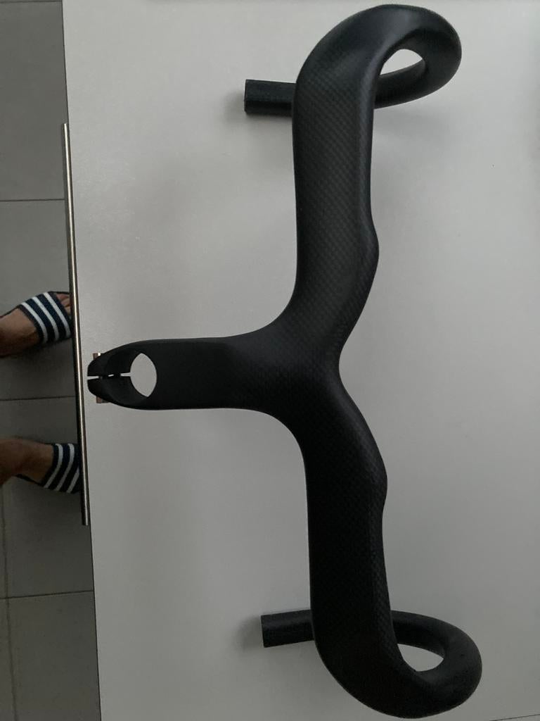 Nieuw carbon kiersstuur, Fietsen en Brommers, Ophalen of Verzenden, Zo goed als nieuw