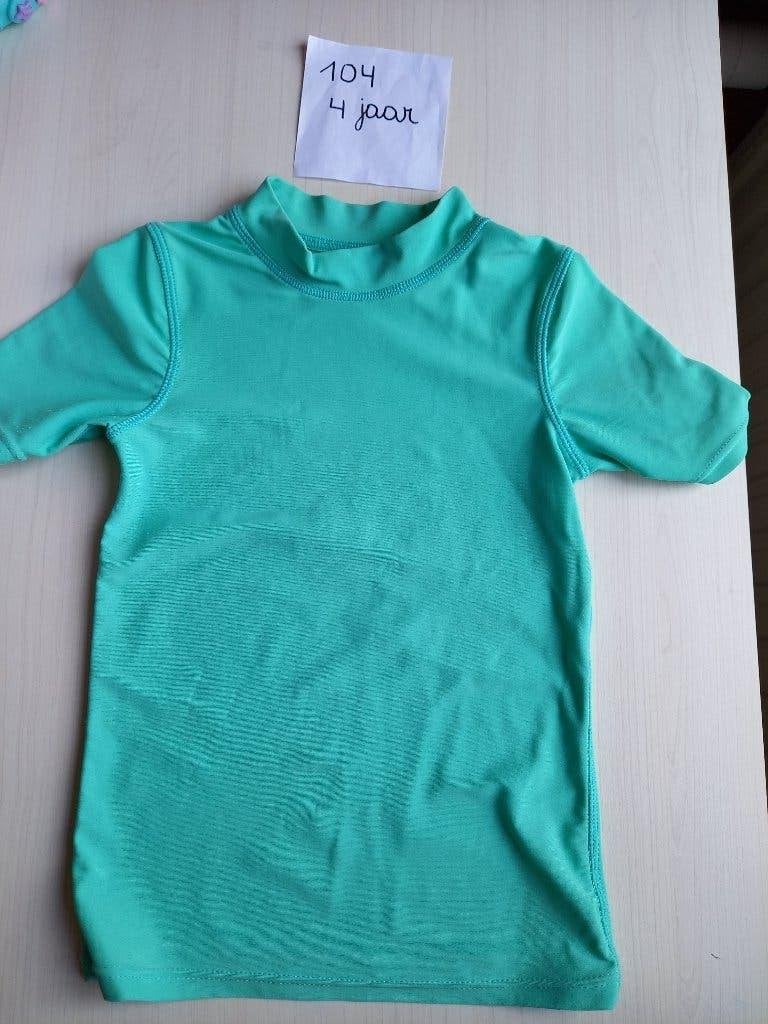 UV t-shirt maat 104, Garçon ou Fille, Enlèvement ou Envoi, Taille 104, Utilisé