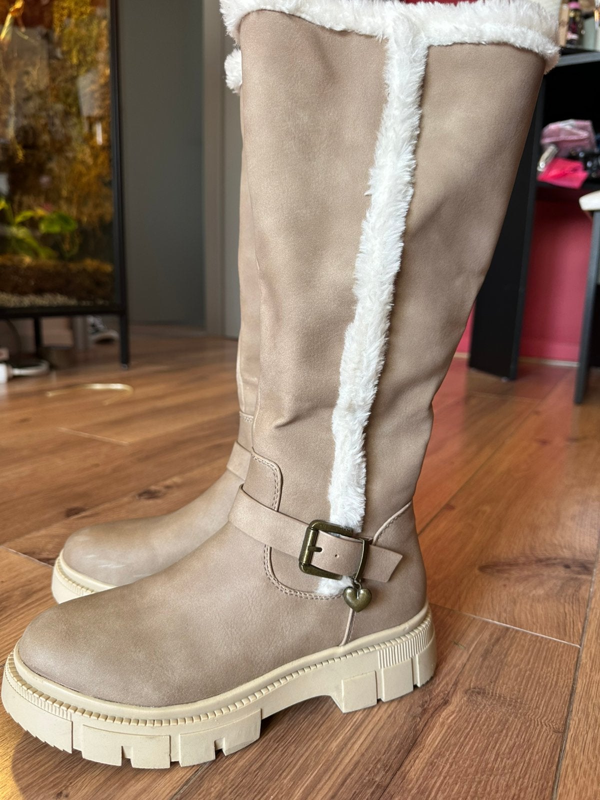 Nieuwe winterlaarzen maat 35, Kleding | Dames, Schoenen, Ophalen of Verzenden, Zo goed als nieuw