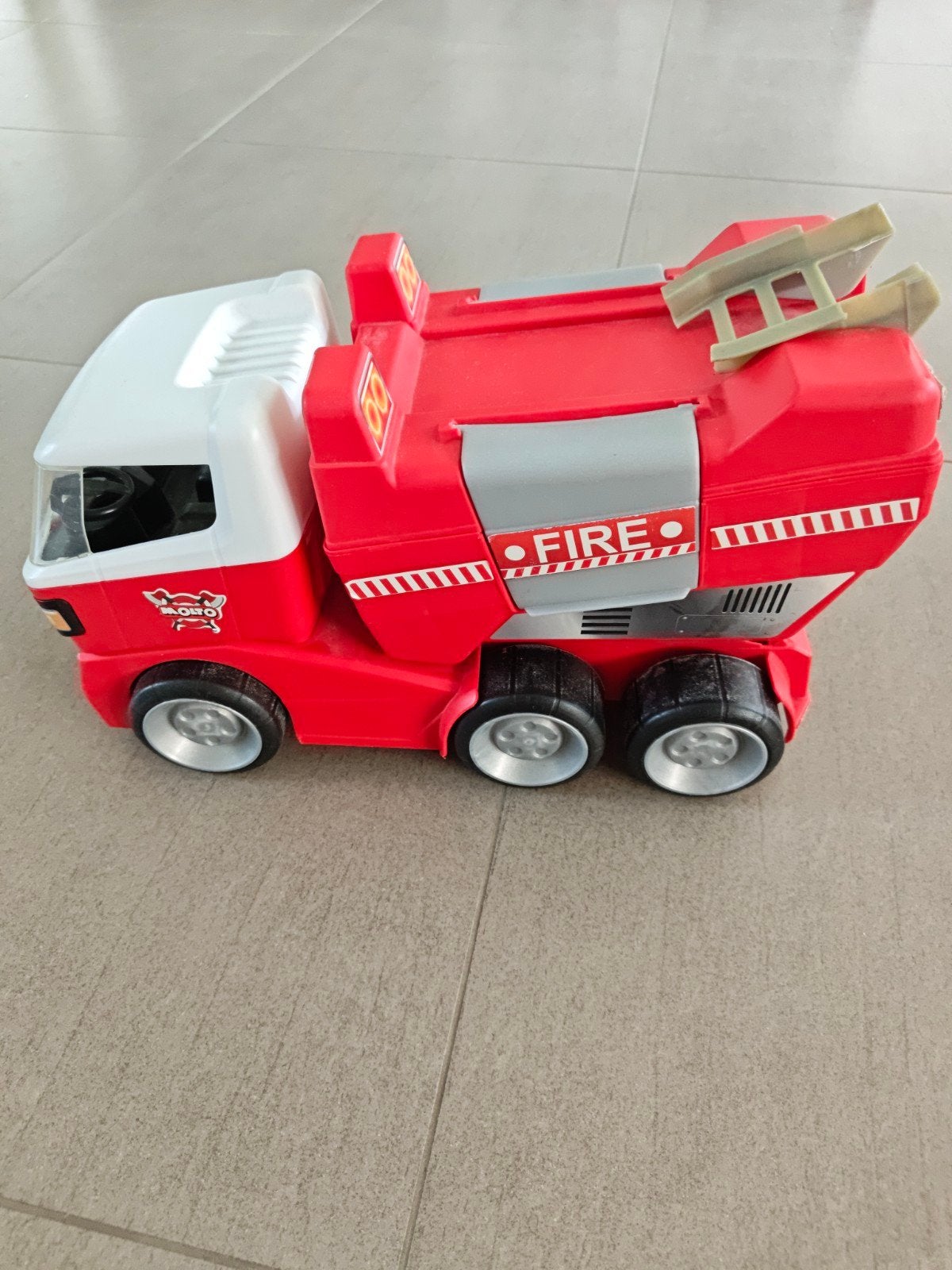 Speelgoed brandweerwagen, Ophalen