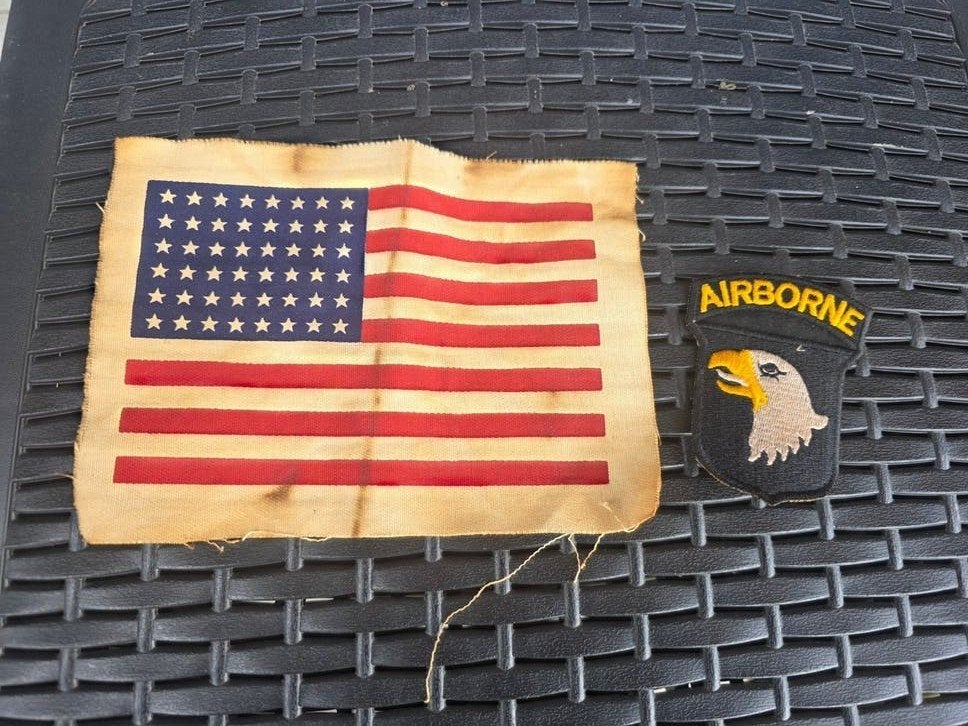 brassard et patch us, Enlèvement ou Envoi