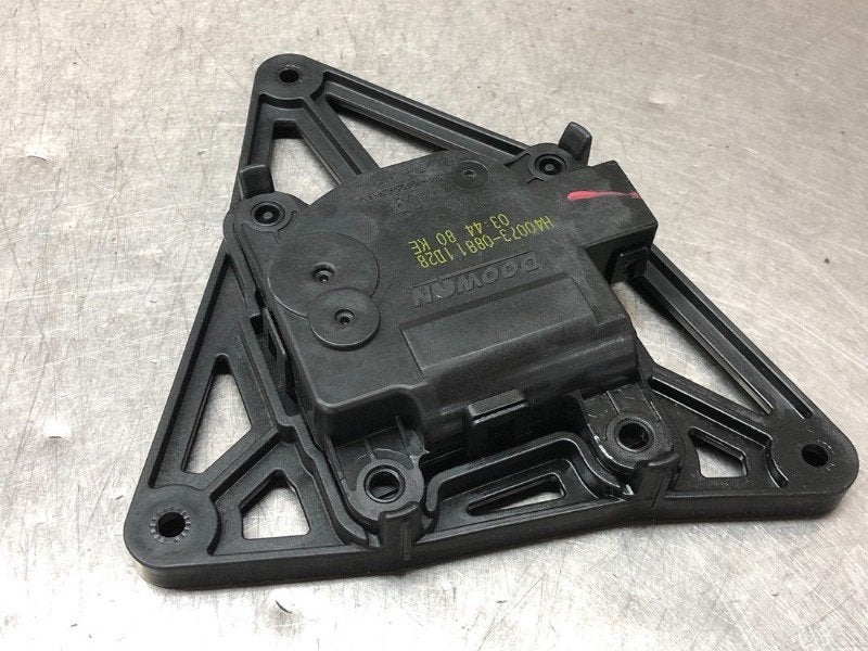 KACHELSTELMOTOR Kia Stonic (YB) (|H4007308811D28|), Gebruikt, Kia
