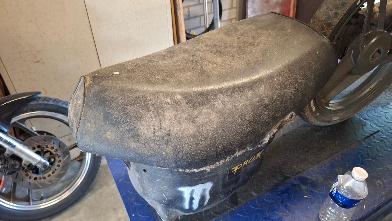 Te koop honda wallaroo zadel kompleet met bevestigingen, Motos, Enlèvement, Utilisé