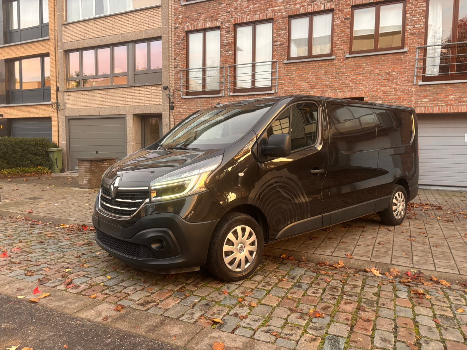 Caméra Renault Trafic 2.0 L2 longue 120cv 2020 euro6d, Autos, Euro 6, Diesel, Particulier, Noir