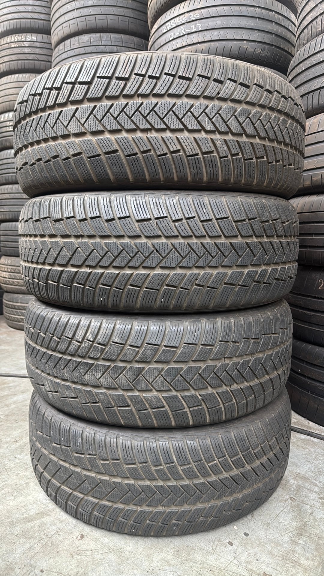 Pneus d'hiver 2455020 245/50/20 245/50R20 marque Vredestein, Enlèvement