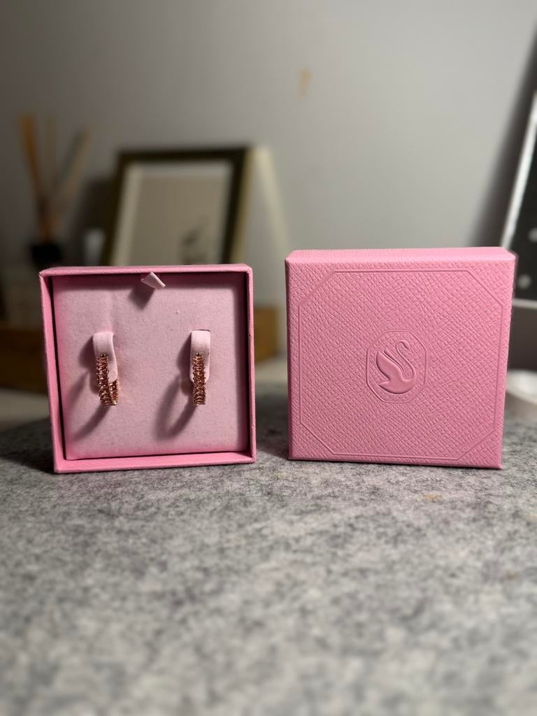 Swarovski oorbellen Matrix, Ophalen of Verzenden, Zo goed als nieuw