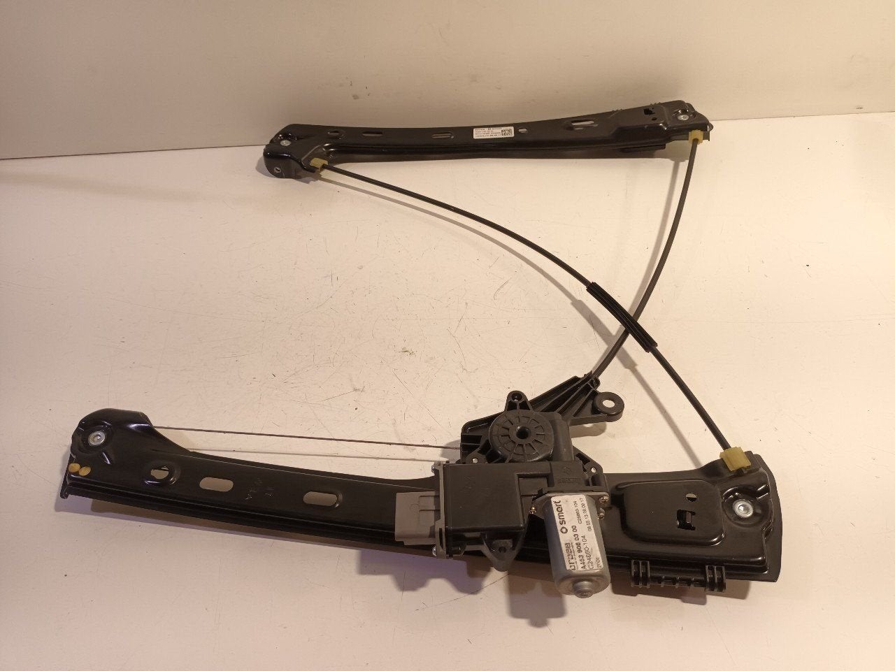 Raammechaniek elektrisch links voor Smart Fortwo, Onderdelen@venauto.nl, Van der Ven Autorecycling B.V., Ettenseweg 76, 4706 PB Roosendaal, The Netherlands