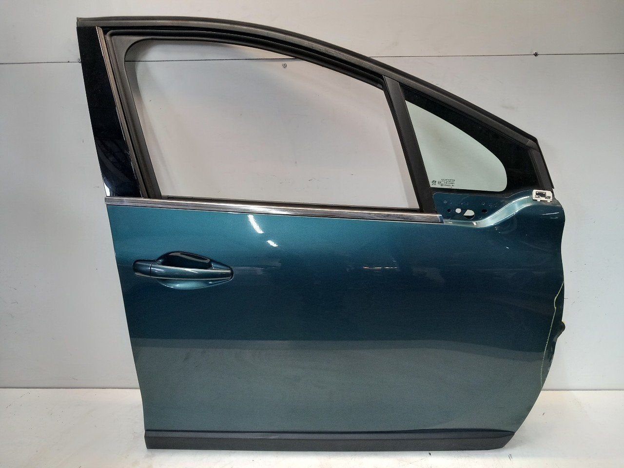Portier rechts voor Peugeot 2008, Onderdelen@venauto.nl, Van der Ven Autorecycling B.V., Gebruikt, Ettenseweg 76, 4706 PB Roosendaal, The Netherlands