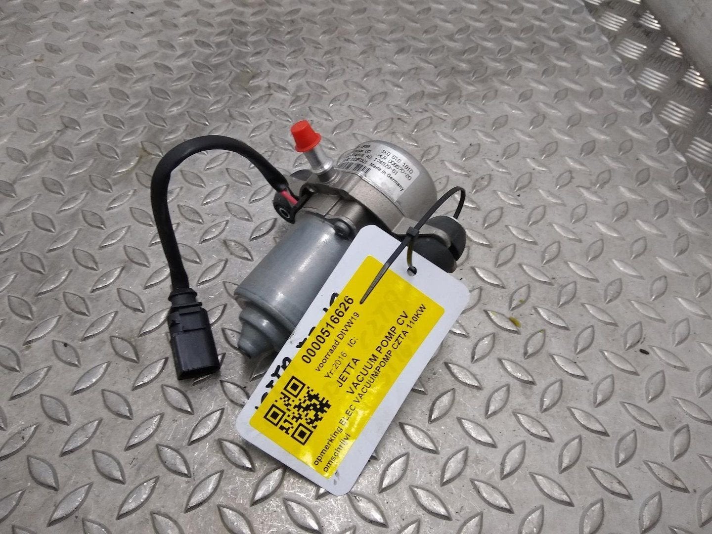 VOLKSWAGEN JETTA VACUUMPOMP 2016, Autos : Pièces & Accessoires, Moteurs & Accessoires, Utilisé, ARN reconnu, Stiba membre, Reconnu durable