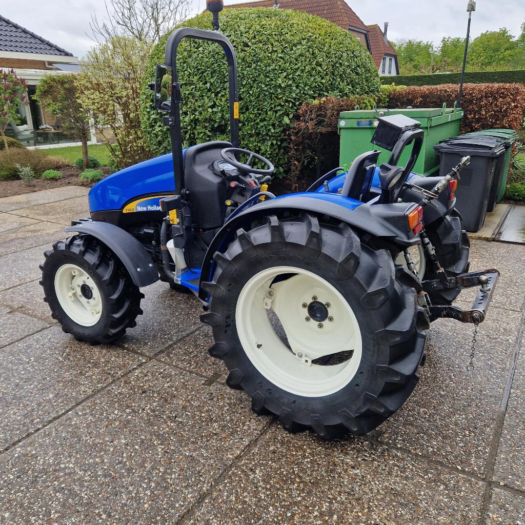 New holland 3030 trekker. Tractor. Minitrekker, Articles professionnels, Agriculture | Tracteurs, Jusqu'à 2500, Jusqu'à 80 ch