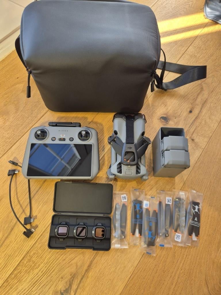 Drone combiné FlyMore DJI Mini 5 Pro (RC2), TV, Hi-fi & Vidéo, Drones, Enlèvement ou Envoi, DJI