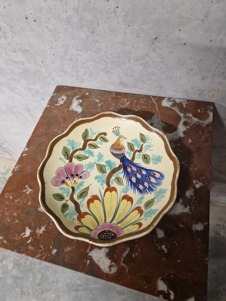 Assiette peinte à la main avec décor spécifique de paon, Enlèvement